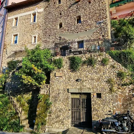 The Little House Of In The Medieval Walls Feriehus Arcola
